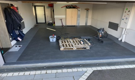 Garage particulier en Dalles PVC GE50 et GS50